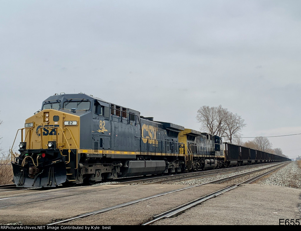 CSX 82 on E655